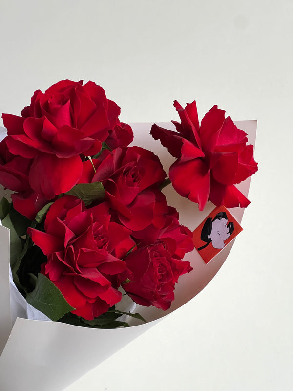 A bouquet "Roses de Moulin Rouge" 