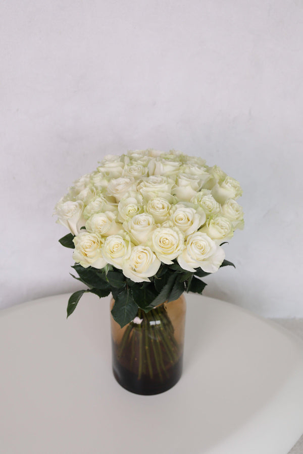 Le bouquet de roses blanches "John Snow"
