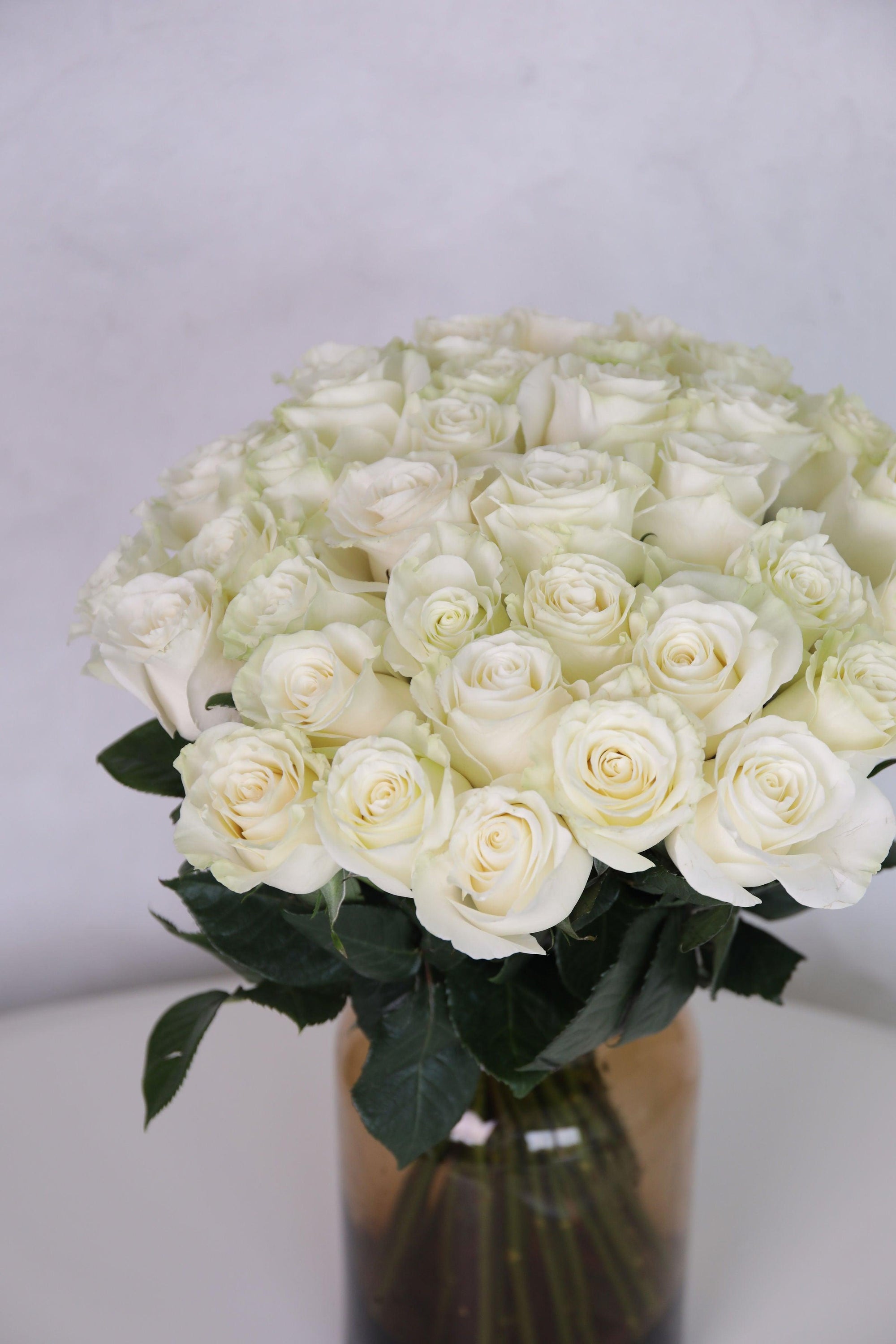 Le bouquet de roses blanches "John Snow"